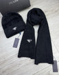 Bonnet et écharpe PRADA