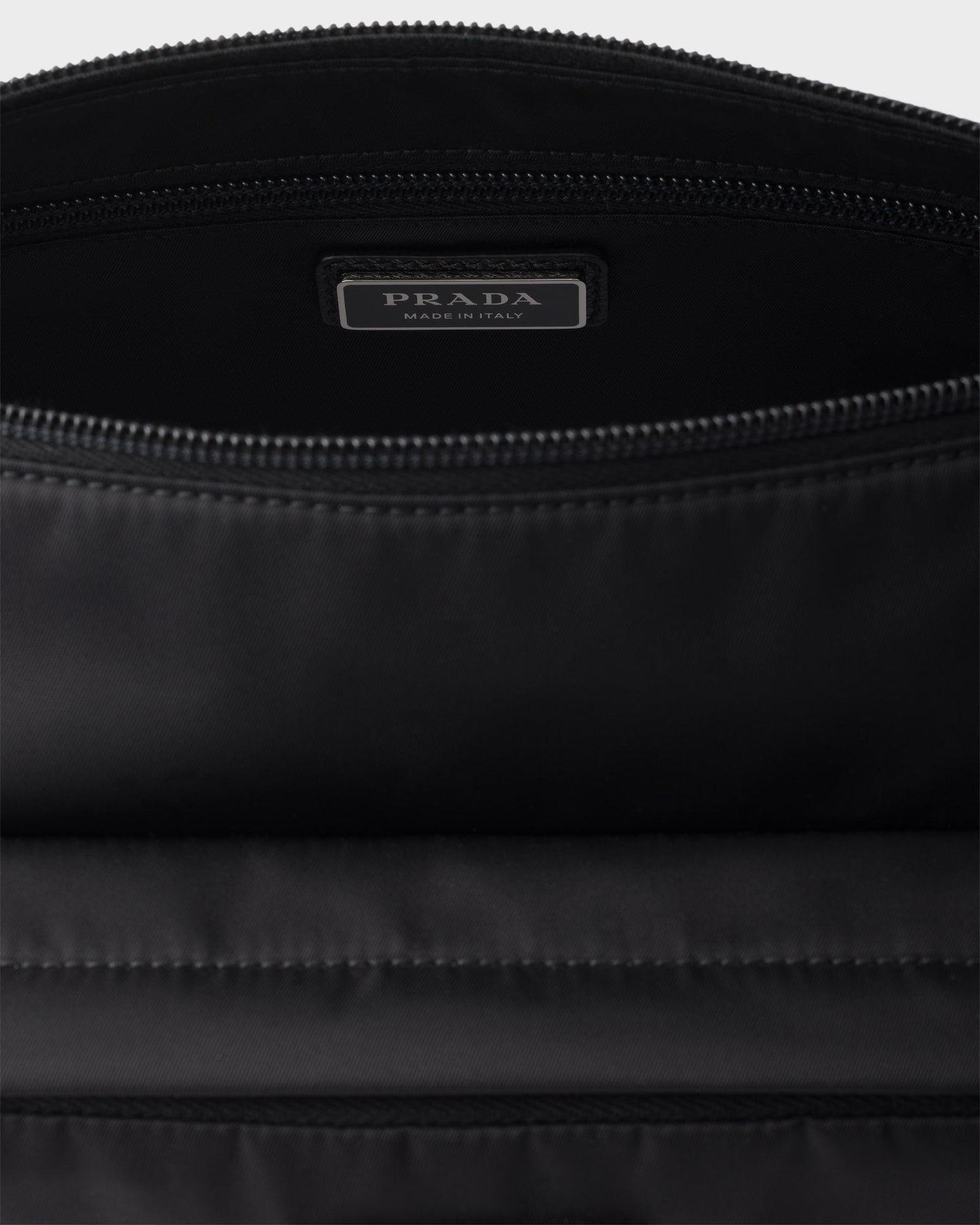 Sac de taille moyenne porté épaule en Re-Nylon et cuir Saffiano