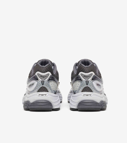 Saucony ProGrid Omni 9 Microchip